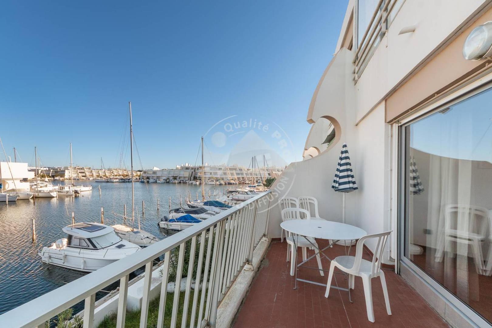 Appartamento AS11677 - Marina de type p3 avec parking privé et appontement Le Grau-du-Roi Esterno foto